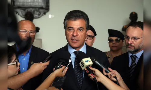 Após formatura de 2.800 soldados, Richa anuncia contratação de mais 200