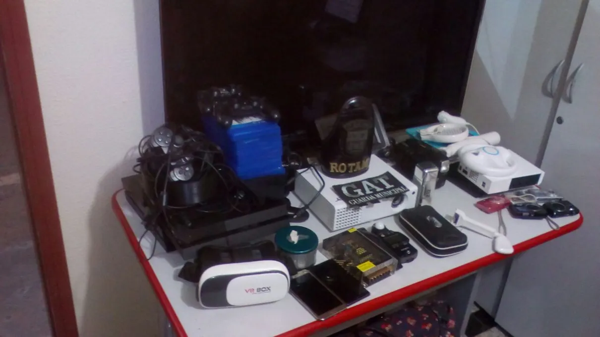 Objetos apreendidos na casa dos suspeitos. Foto: Divulgação/GM