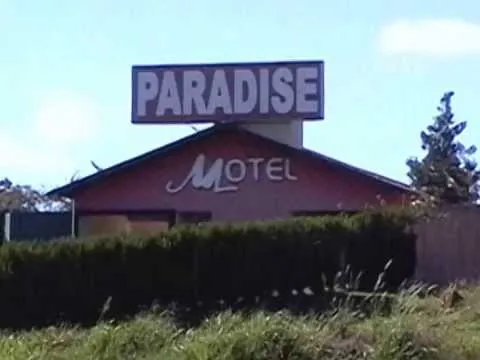 Casal foi detido por não ter dinheiro para pagar conta em motel - Foto: Youtube/Reprodução