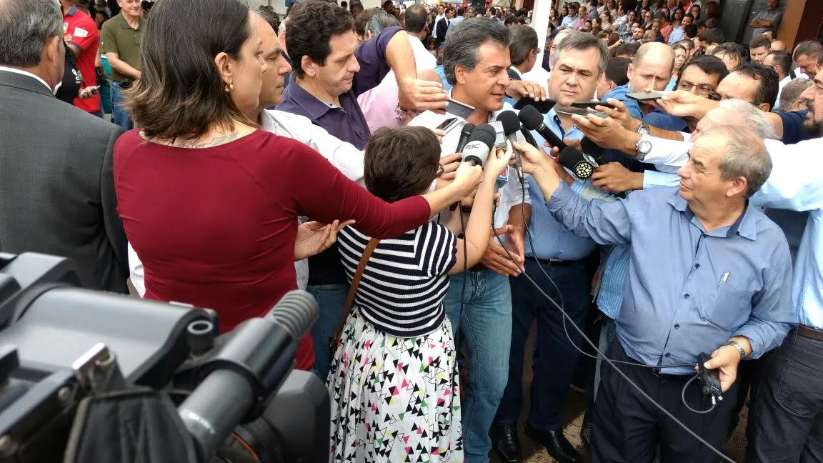 O governador do Paraná, Beto Richa, chegou em Apucarana pouco antes das 10h30 desta terça-feira (17) - Foto: José Luiz Mendes