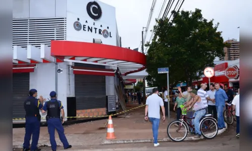 
							Desabamento de telhado em loja de Arapongas deixa cinco feridos
						
						
