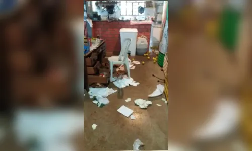 
							Arrombadores quebram parede de rancho e furtam litros e equipamentos de chopp
						
						
