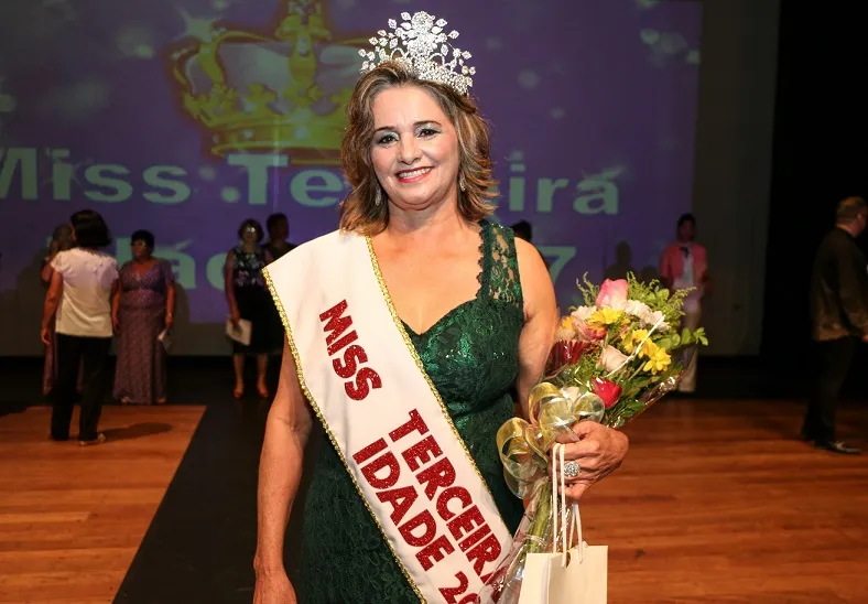 Sueli foi eleita Miss Apucarana Terceira Idade 2017. (Foto - reprodução/canal 38)