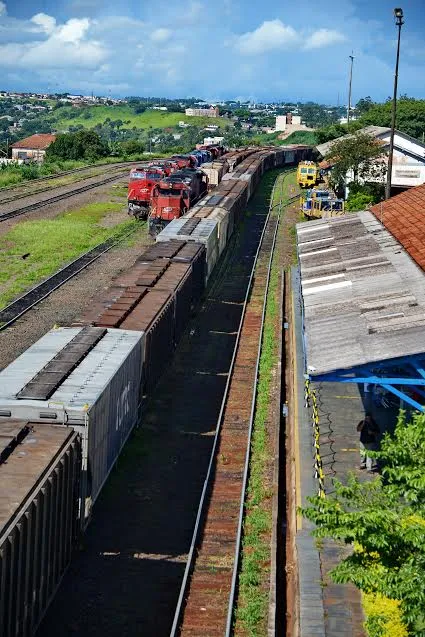 Ex-ferroviários de Apucarana relembram período de ouro da rede ferroviária - Foto - S
