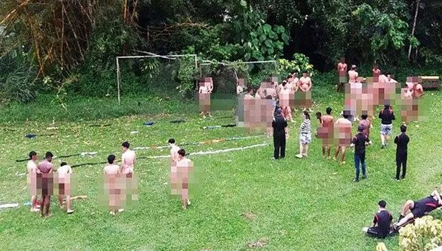 39 homens ficaram nus em atividade motivacional e acabaram presos na Malásia - Foto: Reprodução/Facebook/The Star TV