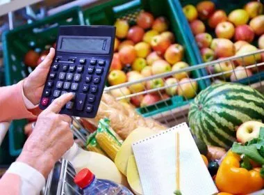 Despesas com alimentação subiu de  0,26% para 0,34%. Foto: Ilustração