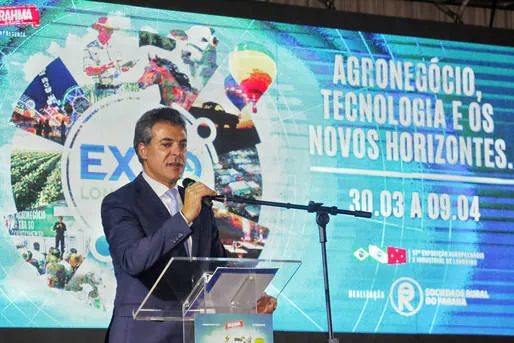 Beto Richa durante discurso no coquetel de lançamento. Foto: Assessoria