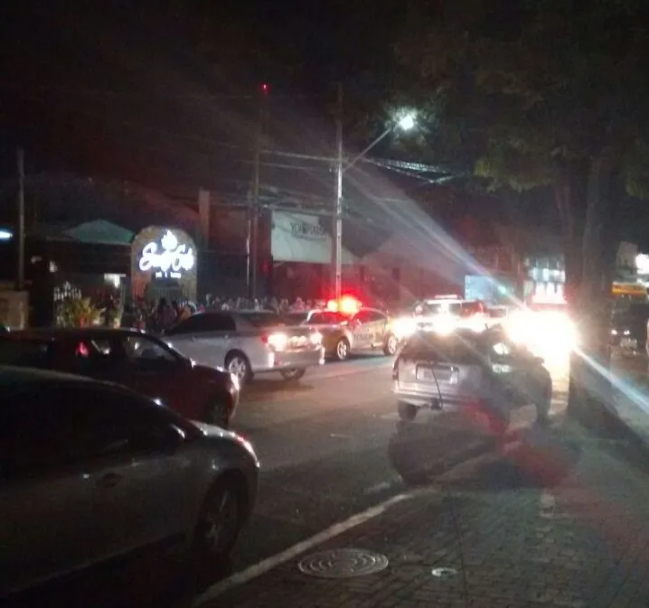 Polícia, GM e Conselho Tutelar fiscalizam locais de baladas em Apucarana - Foto: Thalita