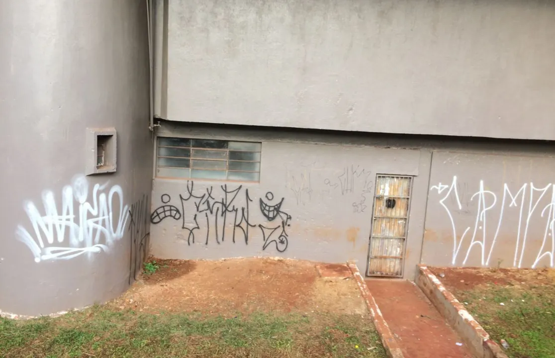 GM flagrou londrinense pichando paredes de prédios públicos. Foto: Assessoria