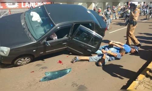 Três assaltantes são presos após roubar carro e sofrer acidente em Arapongas