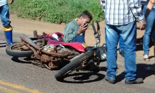 
							Acidente entre caminhonete e moto deixa jovem ferido em Jardim Alegre 
						
						