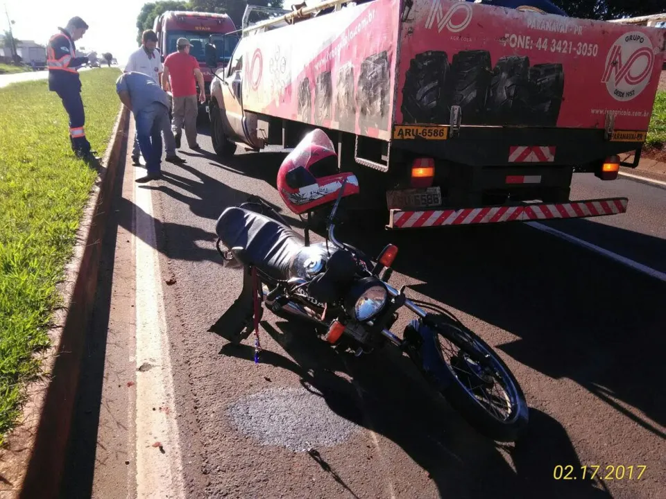 Motociclista foi socorrida e encaminhada ao hospital. (Foto - Reprodução/whatsapp)