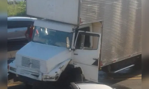 
							Motorista morre em colisão com caminhão na PR-444 em Mandaguari
						
						