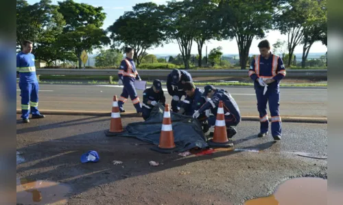 
							Homem morre após ser atropelado por caminhão em Jandaia do Sul 
						
						