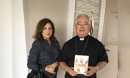 Bispo da Diocese de Apucarana recebe pesquisadora Lílian Marçal de Oliveira