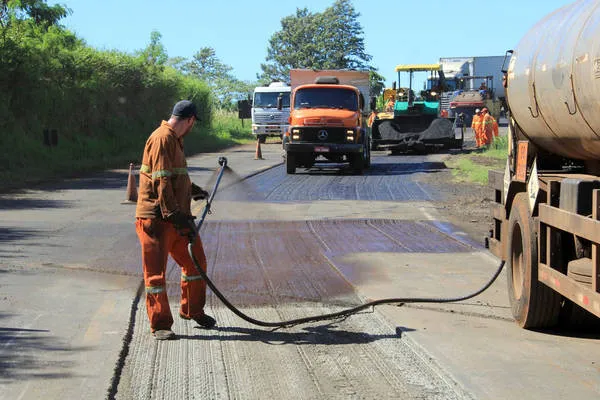 Obras nas rodovias foram retomadas no início deste ano. Foto: Divulgação