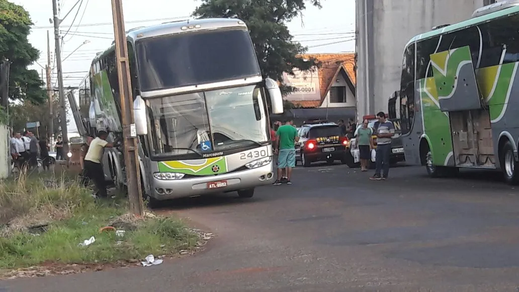 Os ônibus foram revistados pela PRF por volta das 19 horas de ontem. Foto: Colaboração/WhatsApp