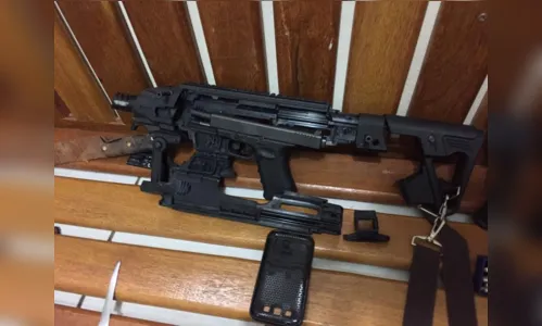
							Policiais aposentados ficam feridos em confronto com quadrilheiros em Faxinal
						
						