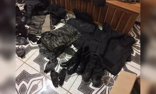 
							Policiais aposentados ficam feridos em confronto com quadrilheiros em Faxinal
						
						