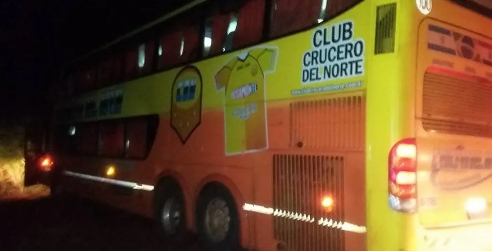 Ônibus fazia o itinerário Argentina/Rio de Janeiro, com 17 passageiros a bordo - Foto: whatsapp/Reprodução
