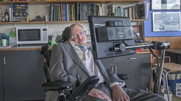 Professor Hawking, de anos 75, diz que os seres humanos devem aprender a controlar o seu instinto de agressão pela razão Foto:JACK HILL/The Times