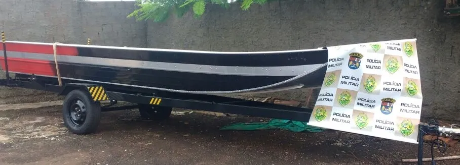 Barco furtado em Apucarana foi recuperado pela PM - Foto: Divulgação