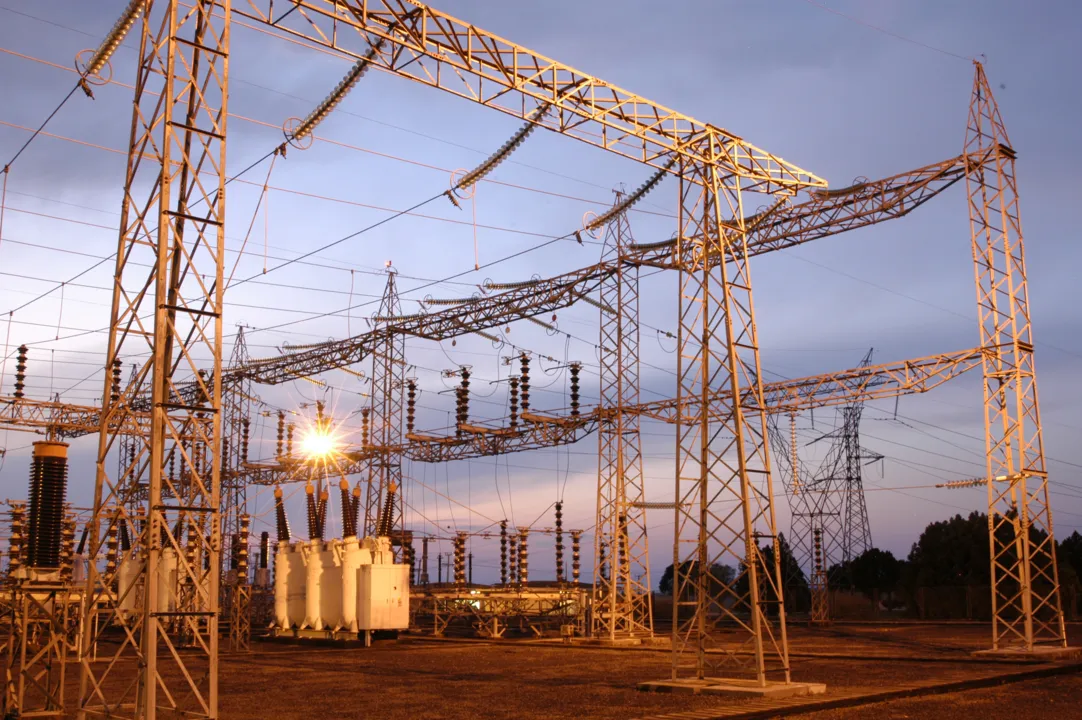 Em maio, a conta de luz fica novamente próxima do patamar normal. (Foto: Arquivo ANPr)