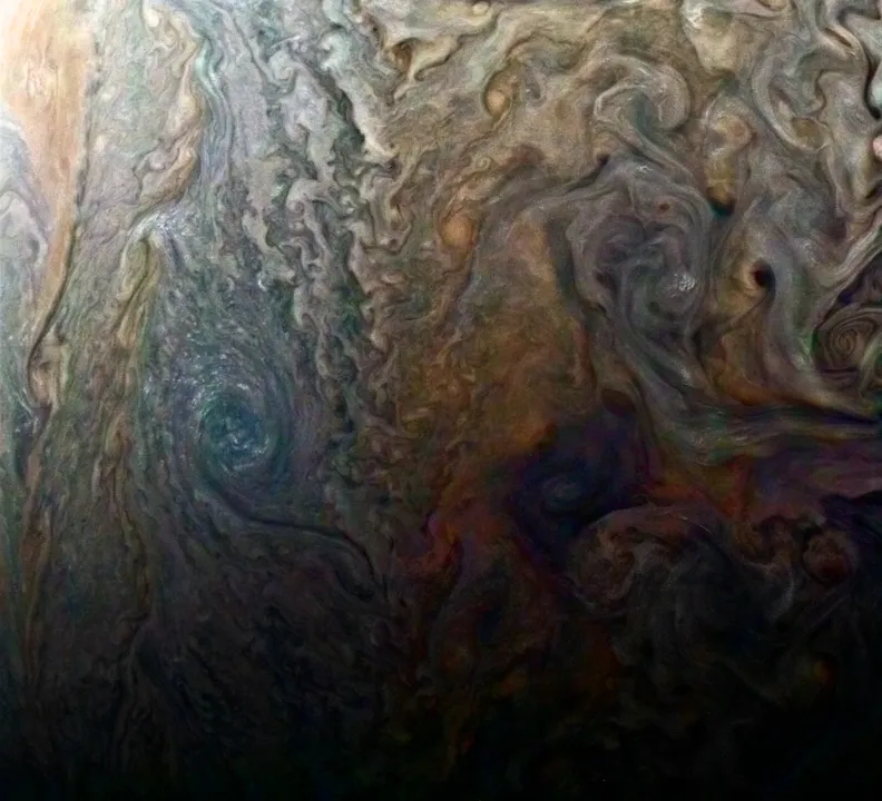 Imagem realçada de misteriosa mancha escura em Júpiter Créditos: NASA / JPL-Caltech / SwRI / MSSS / Roman Tkachenko - Foto: NASA/Reprodução