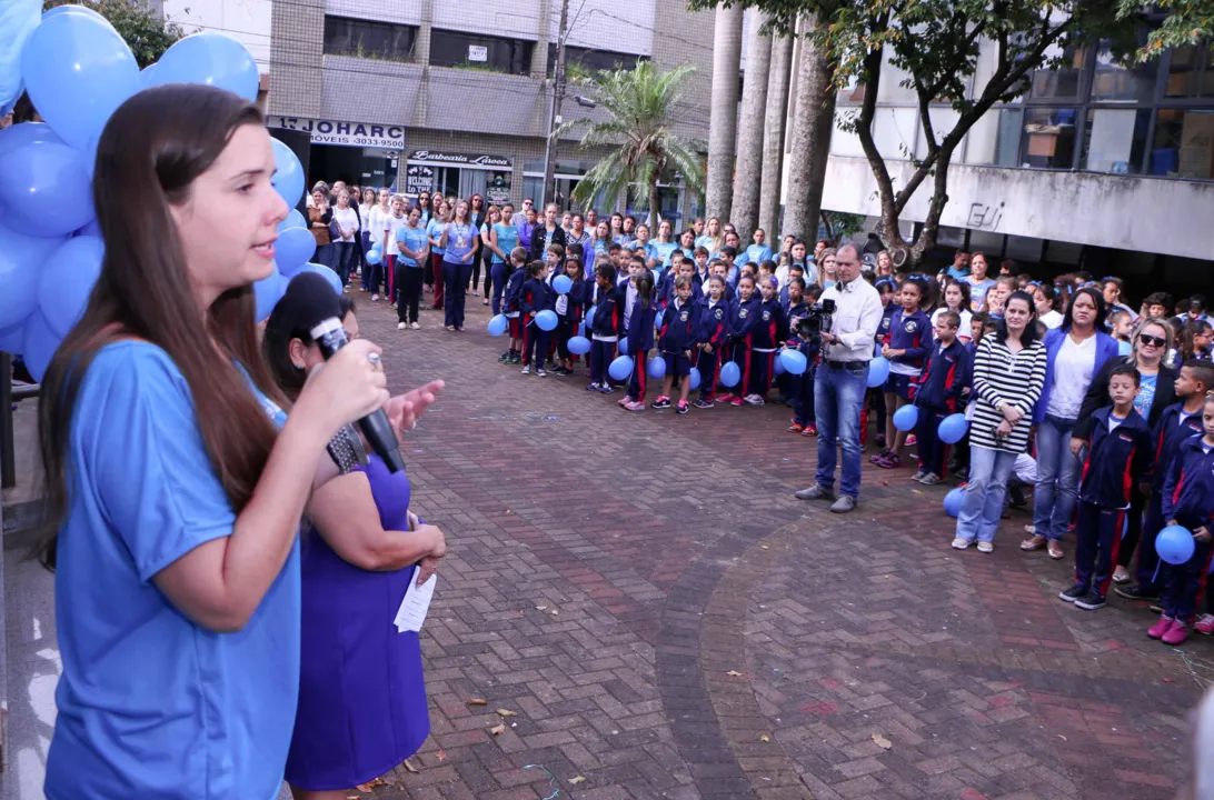 Série atividades que marcou o Mês do Autismo terminou com o encontro de dezenas de alunos da rede municipal. Foto: Assessoria