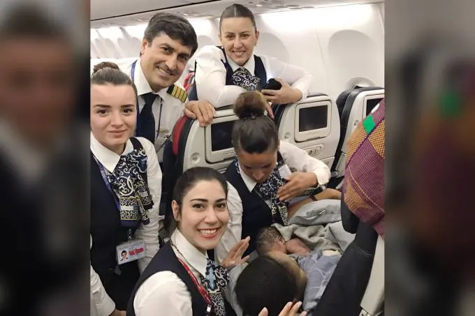 Comissárias de bordo da empresa Turkish Airlines fizeram parto durante voo - Foto: TurkishAirlines/Twitter