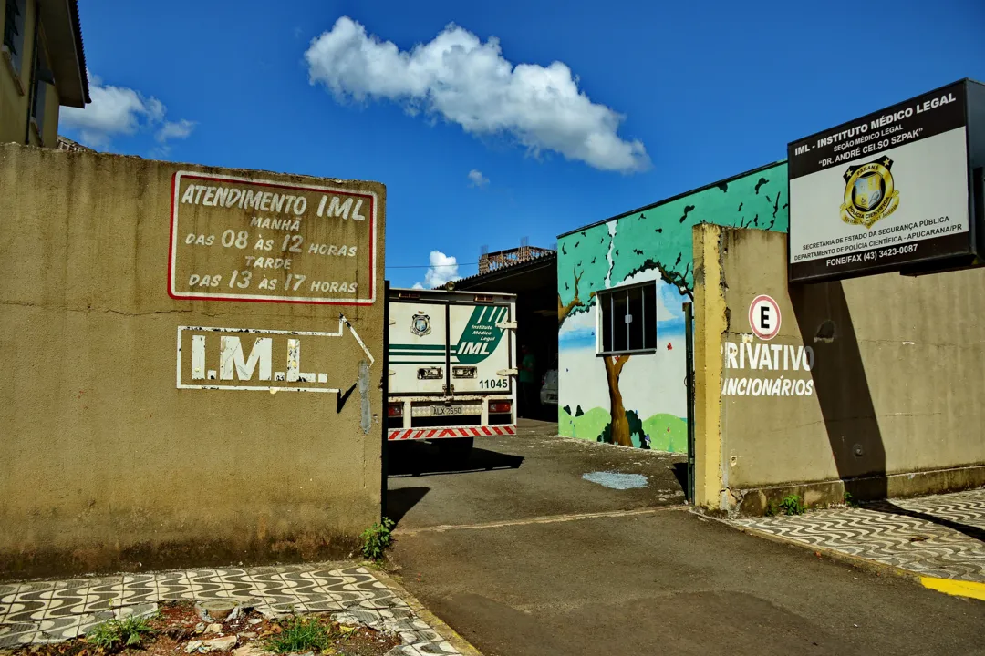 Corpo foi reconhecido pelo irmão da vítima no IML de Apucarana. Foto: Sérgio Rodrigo