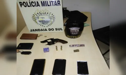 
							Trio é preso com maconha, arma e munição em Jandaia do Sul
						
						