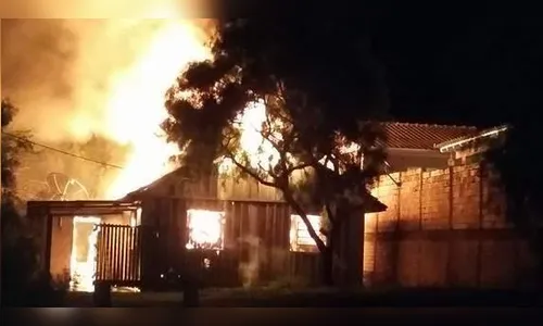 Incêndio destrói casa em Mauá da Serra