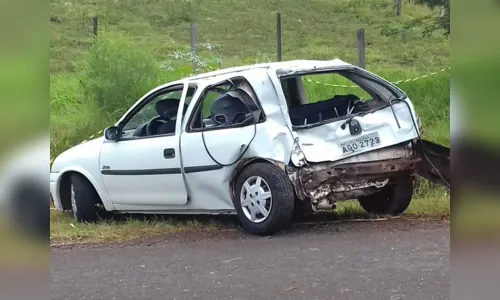 
							Cinco pessoas ficam feridas após acidente entre carro e furgão em Jandaia do Sul
						
						