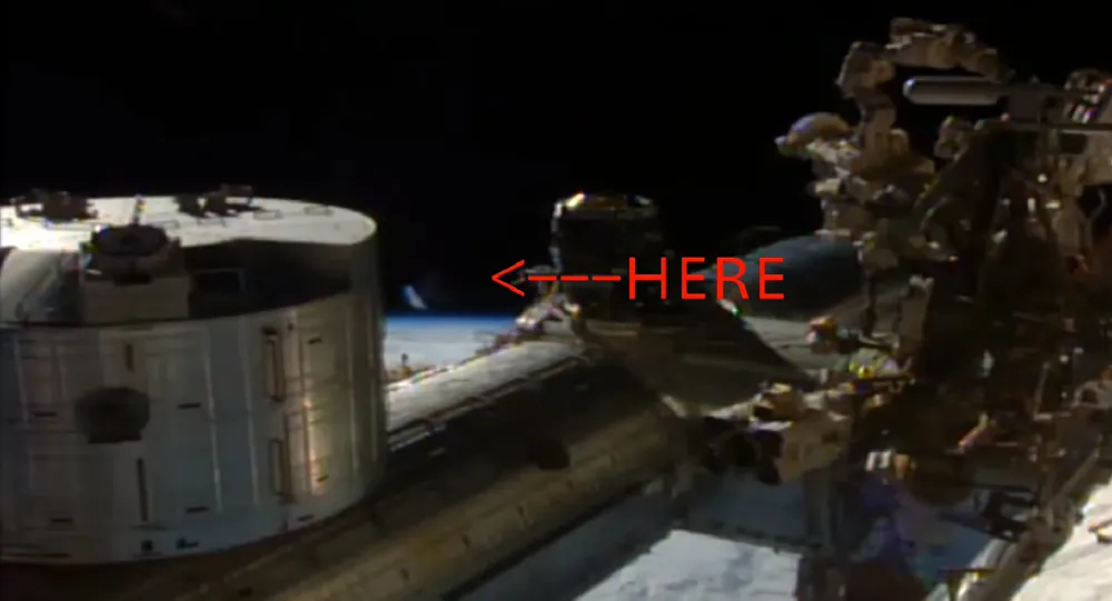 NASA captou imagens de misterioso objeto perto da estação espacial - Foto: YouTube/Scott Waring
