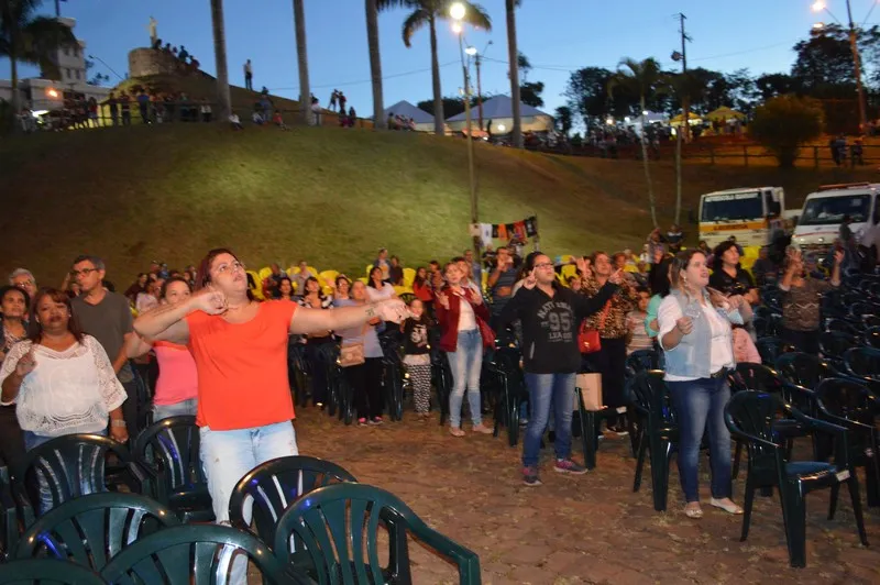Fiéis assistiram ao show musical em homenagem ao santo. Foto: José Luiz Mendes