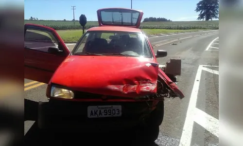 Carros colidem no trevo do Bela Vista em Cambira