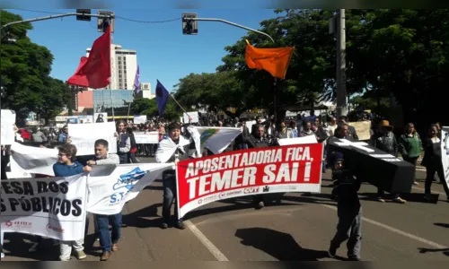 
						
							Apucarana tem protesto contra reformas trabalhista e da Previdência
						
						