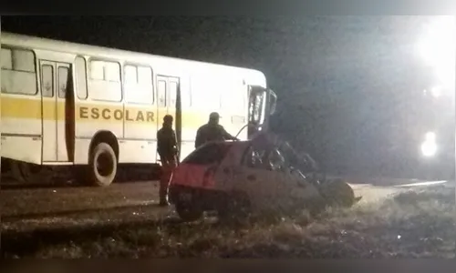 Motorista morre após bater carro contra ônibus entre Ivaiporã e Arapuã