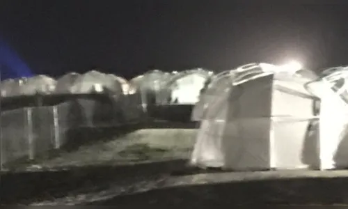 
							Com ingressos de 40 mil reais, festival de música é cancelado após roubos e falta de comida 
						
						