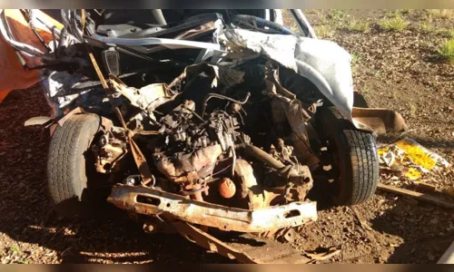 
							Motorista morre após bater carro contra ônibus entre Ivaiporã e Arapuã
						
						