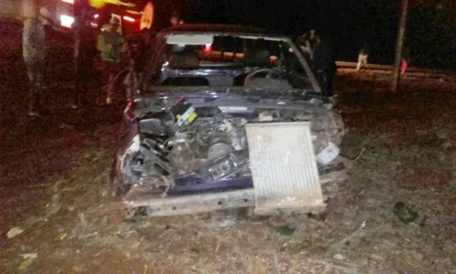 
							Mulher morre após capotamento e outras duas ficam feridas
						
						