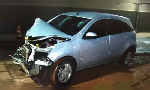 Bandidos roubam carro e causam acidente em Londrina