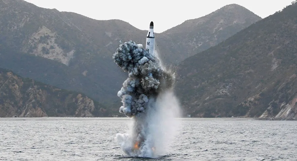 Nova plataforma para lançar mísseis de submarinos foi descoberta na Coreia do Norte: ameaça? - Foto: KCNA