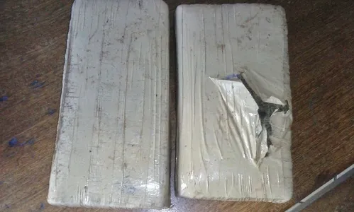 PM apreende 1,5 kg de maconha em São Pedro do Ivaí