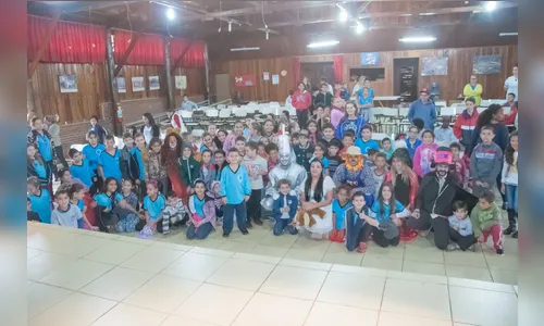 Grupo teatral encena espetáculo O Mágico de Oz em São João do Ivaí