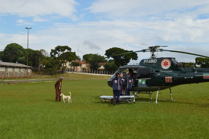 Helicóptero do Samu fez transferência de paciente na tarde desta sexta-feira (5), em 