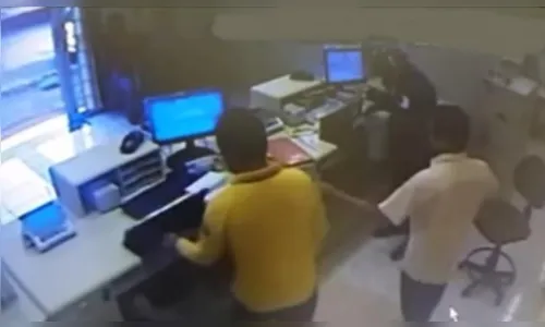 
							Agência dos Correios de Rio Bom é assaltada pela segunda vez em menos de 1 mês
						
						