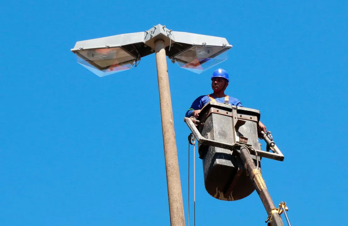 Prefeitura já substituiu 4.700 lâmpadas em Apucarana