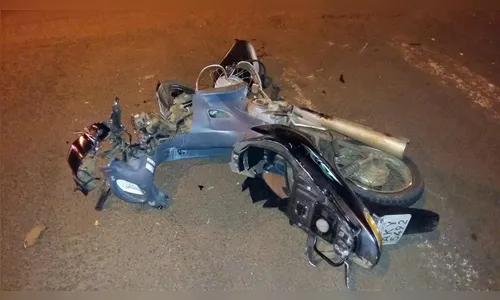 Condutor faz conversão proibída e deixa motociclista gravemente ferido